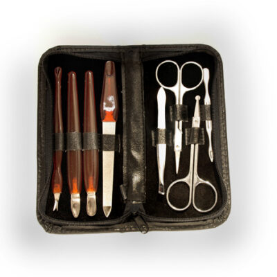 Set Manicuria.