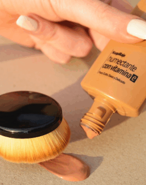Maquillaje Humectante Con Vitamina E    Heburn -