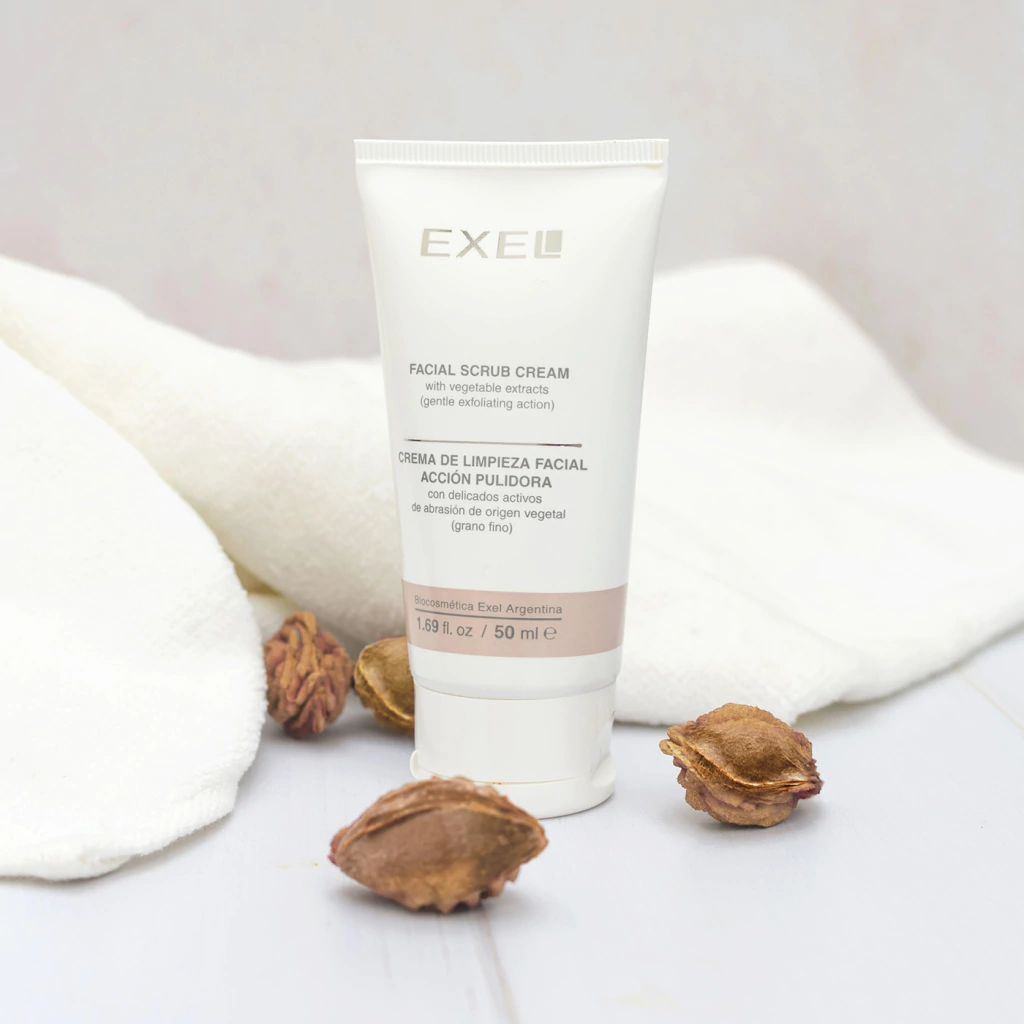 Crema de Limpieza Facial Acción Pulidora x 50 ml - Exel Cod 454